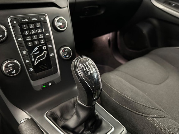 Volvo V40 11 of 15