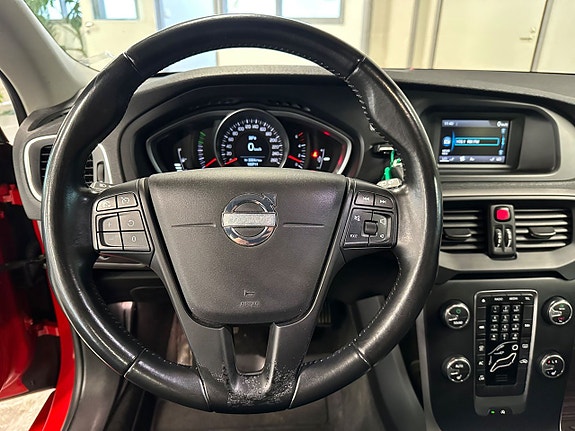Volvo V40 10 of 15
