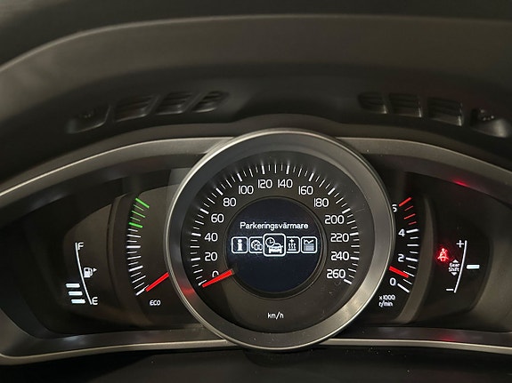 Volvo V40 15 of 15