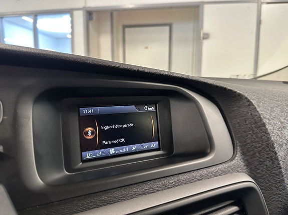 Volvo V40 13 of 15