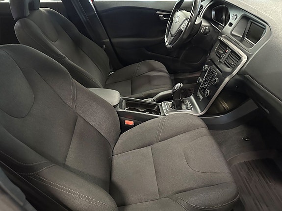 Volvo V40 8 of 15
