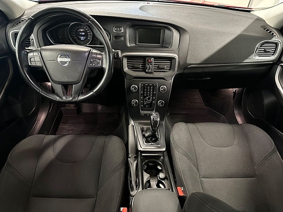 Volvo V40 7 of 15