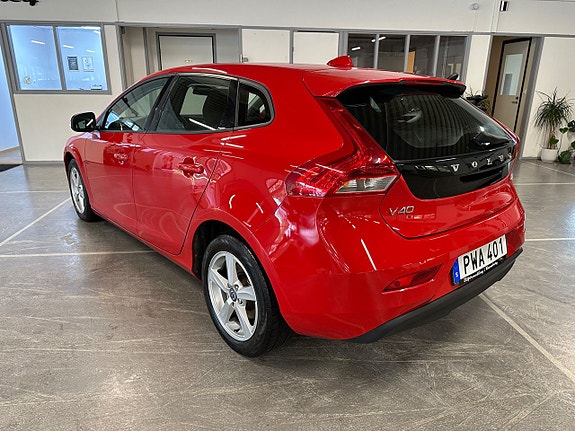 Volvo V40 4 of 15