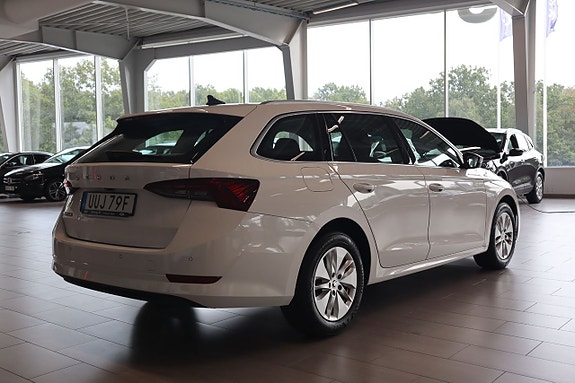 Skoda Octavia 2 of 5
