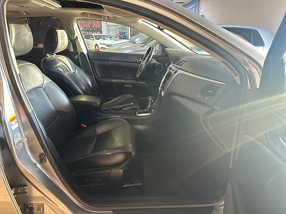 Suzuki Kizashi 6 of 12