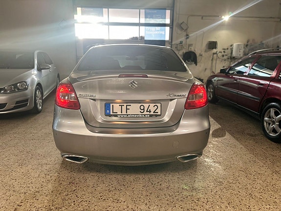 Suzuki Kizashi 12 of 12