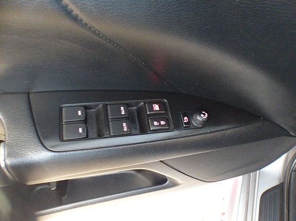 Suzuki Kizashi 10 of 12