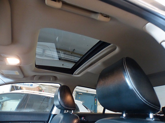 Suzuki Kizashi 9 of 12
