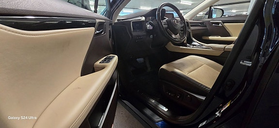 Lexus RX450h 13 of 13