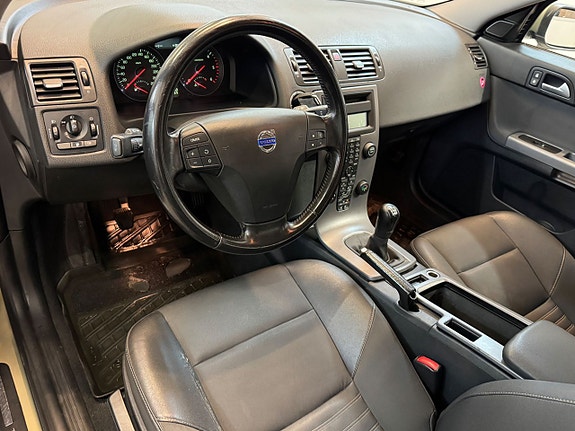 Volvo V50 8 of 16