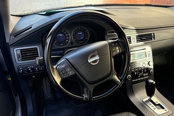 Volvo V70 9 of 11