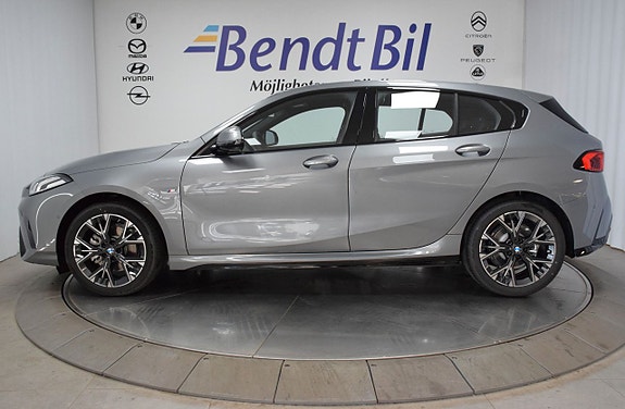 BMW 120 9 of 21