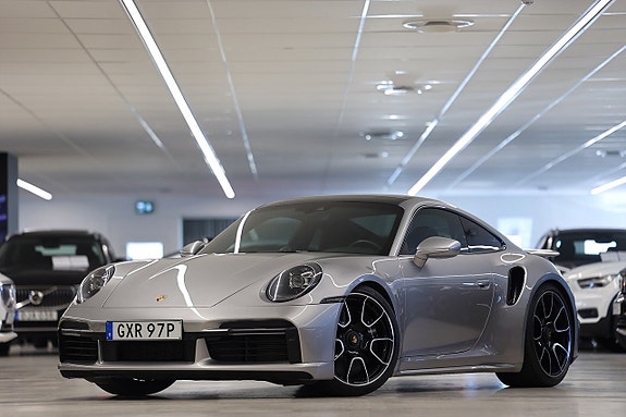Porsche 911 Turbo S 3 of 5