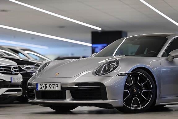 Porsche 911 Turbo S 4 of 5