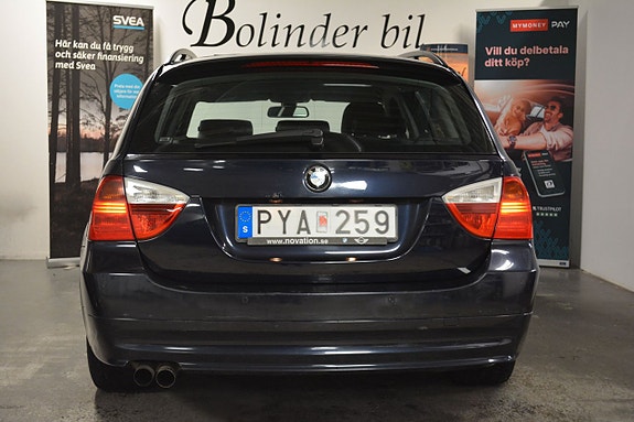 BMW 325Xi 4 of 5