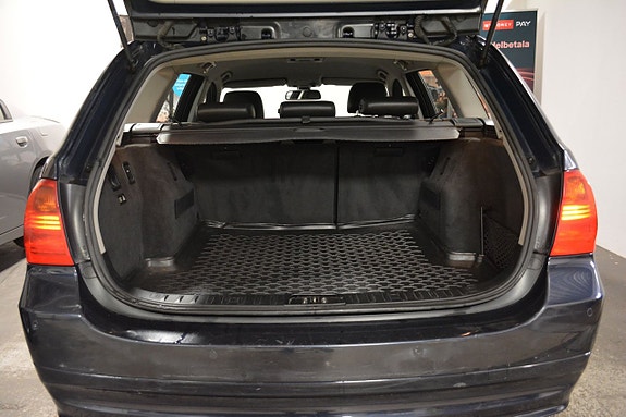 BMW 325Xi 11 of 12