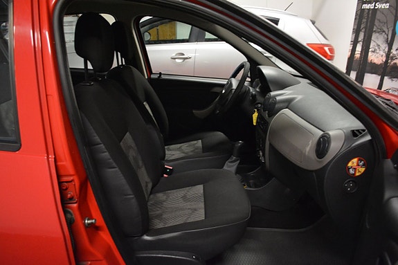 Dacia Sandero 8 of 12