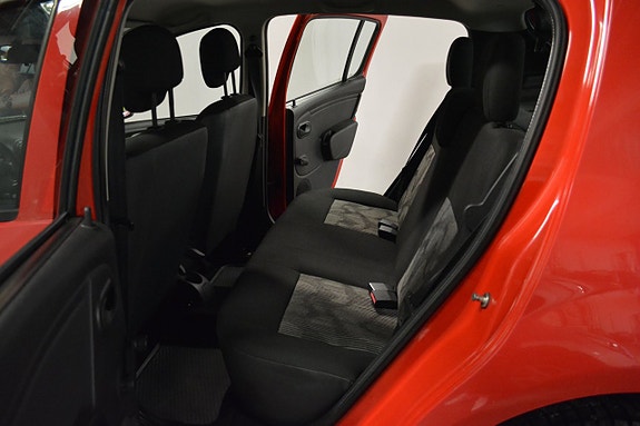 Dacia Sandero 9 of 12