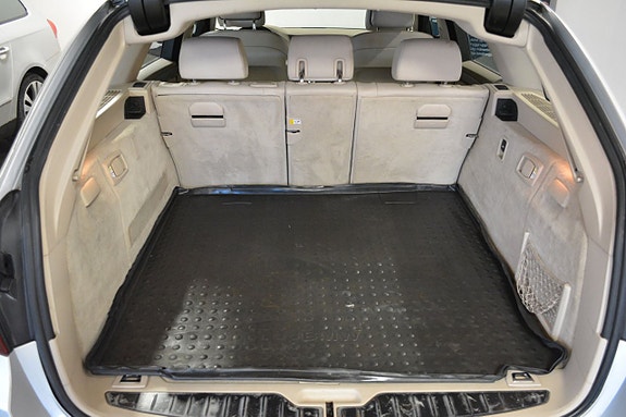 BMW 523i 11 of 16