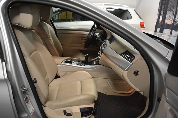 BMW 523i 8 of 16