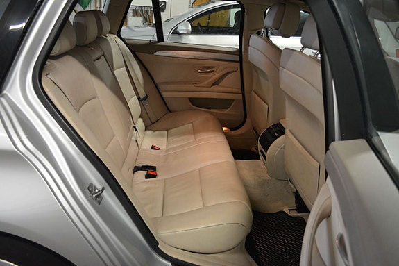 BMW 523i 9 of 16