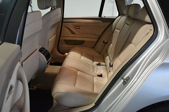 BMW 523i 10 of 16