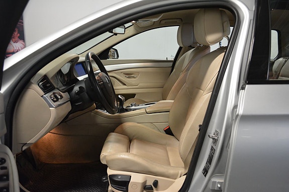 BMW 523i 7 of 16