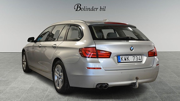 BMW 523i 4 of 5
