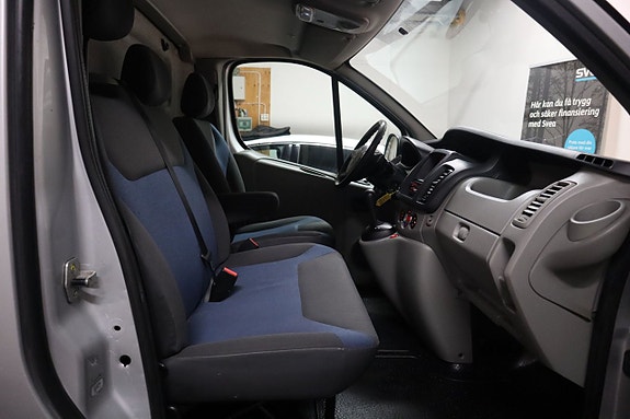Renault Trafic 11 of 13