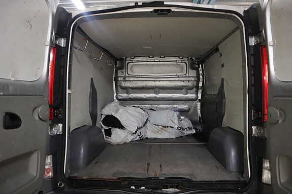 Renault Trafic 9 of 13