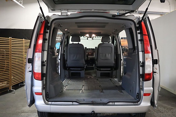 Mercedes-Benz Viano 14 of 27