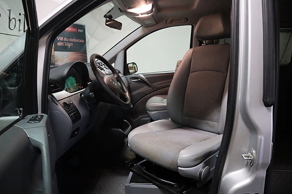 Mercedes-Benz Viano 11 of 27