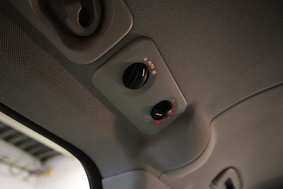 Mercedes-Benz Viano 10 of 27