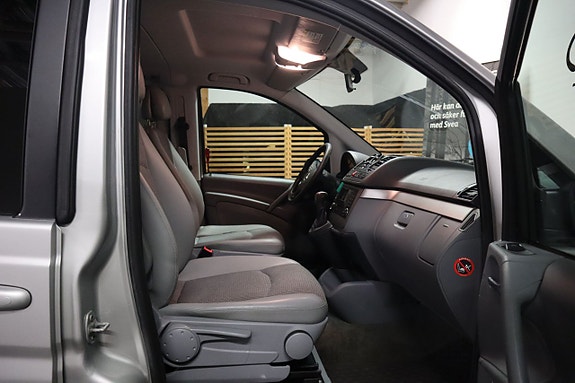 Mercedes-Benz Viano 12 of 27