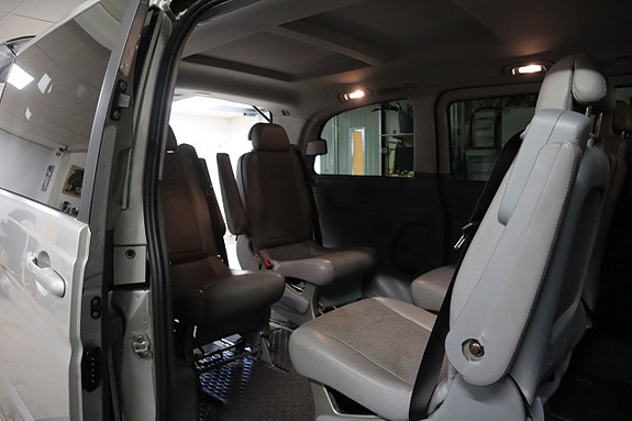 Mercedes-Benz Viano 19 of 27