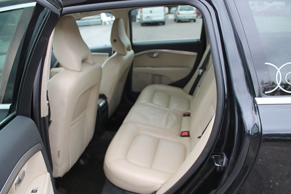 Volvo V70 8 of 9