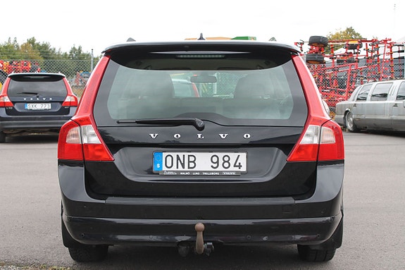 Volvo V70 5 of 9