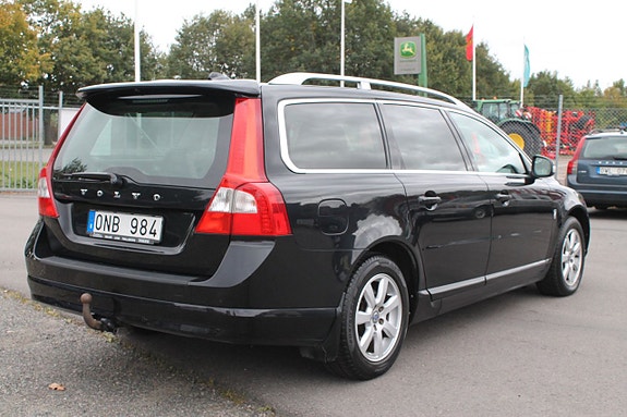 Volvo V70 6 of 9
