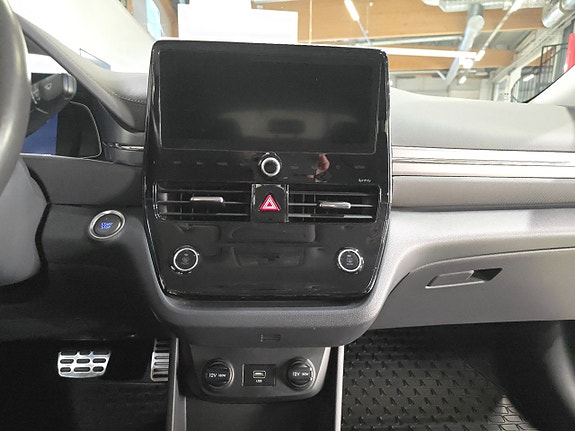 Hyundai IONIQ 10 of 11