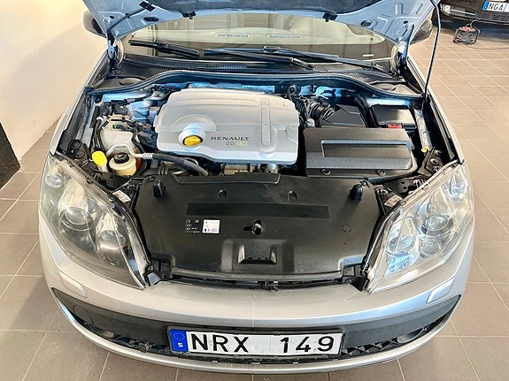 Renault Laguna 19 of 22