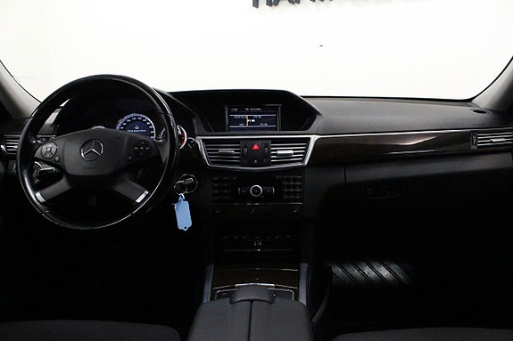 Mercedes-Benz E350 11 of 19
