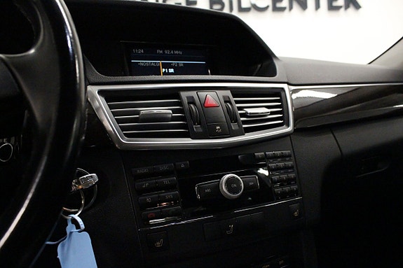 Mercedes-Benz E350 15 of 19