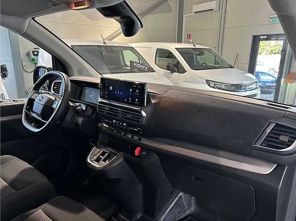 Opel Vivaro 12 of 14