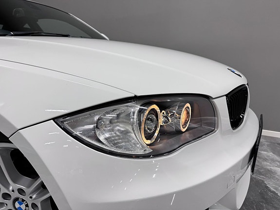 BMW 135i 11 of 27