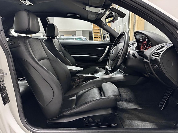 BMW 135i 14 of 27