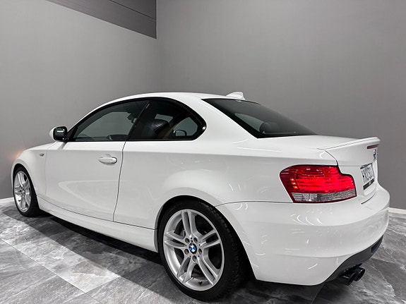 BMW 135i 6 of 27