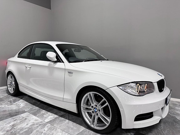 BMW 135i 10 of 27