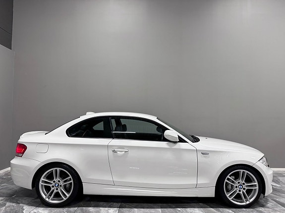 BMW 135i 9 of 27