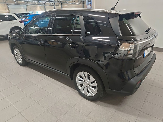 Suzuki S-Cross 4 of 5