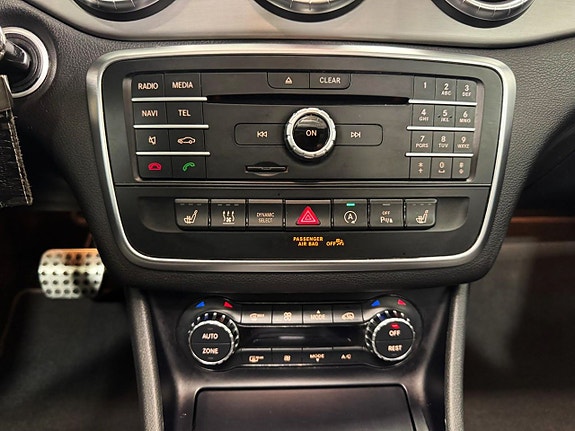 Mercedes-Benz CLA200 d 14 of 18